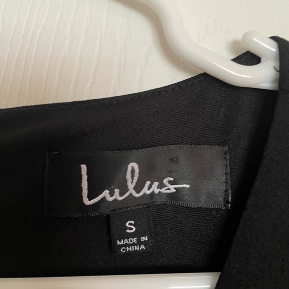 Lulu’s Pleated Fringe Sleeve Bodycon Little Black Dress With Sheer Sleeves Small - Picture 4 of 6